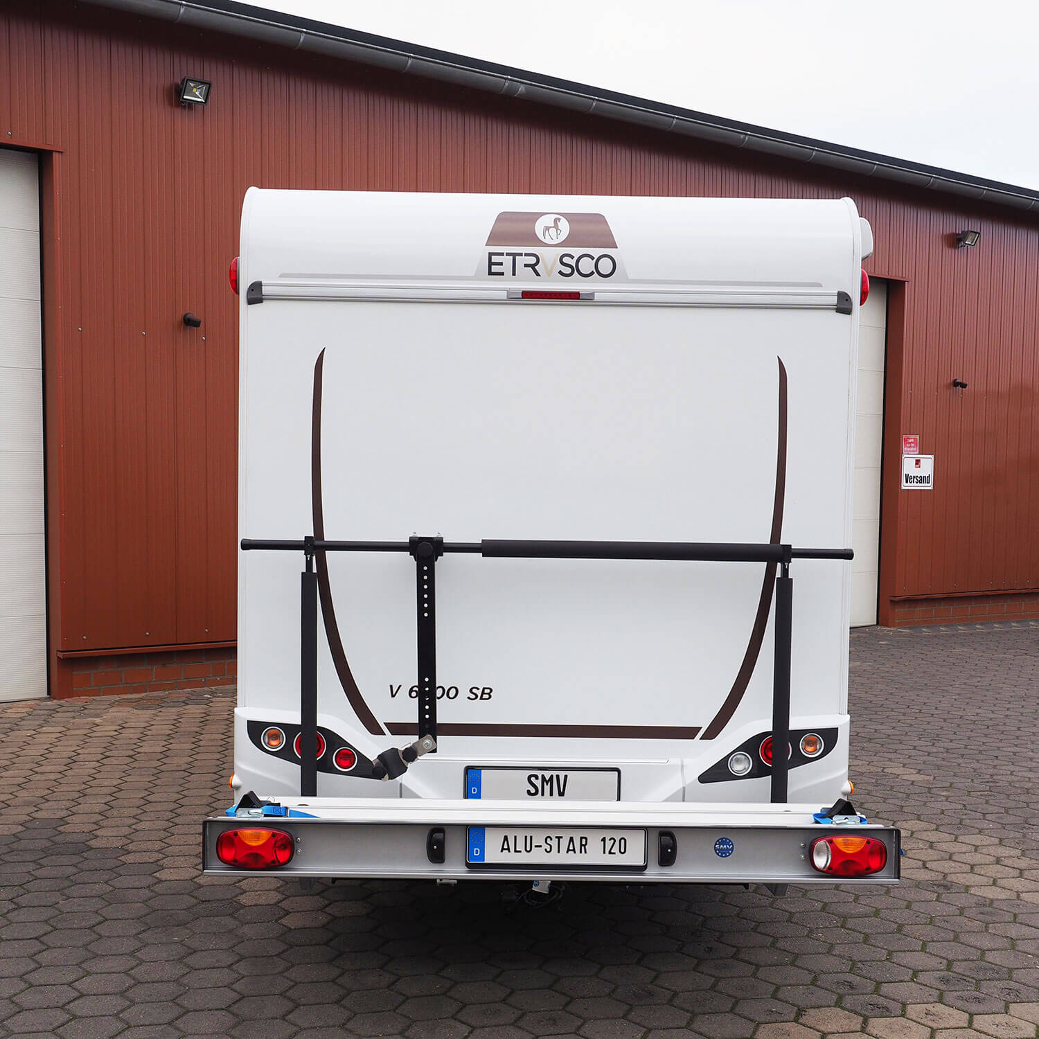 SMV Alu-Star 120 Heckansicht Wohnmobil unbeladen